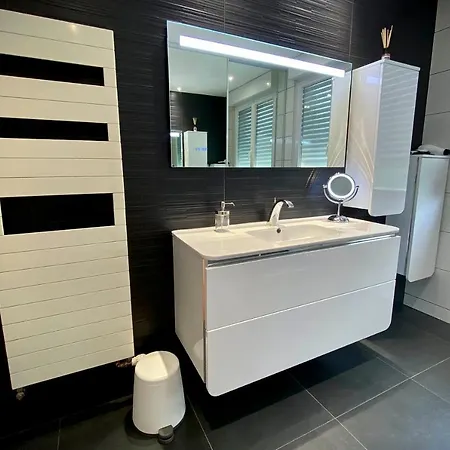 Vila 200m2 Avec Piscine Chauffee & & Sauna & Kota-grill Laval-sur-Vologne