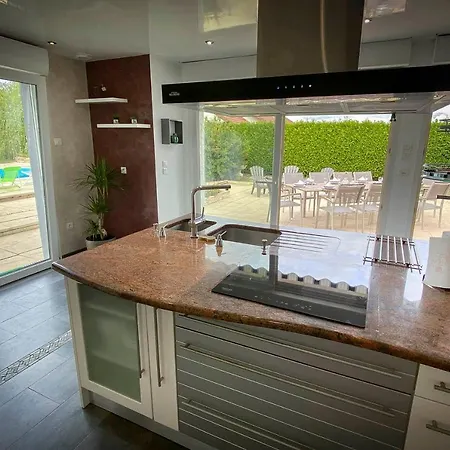 200m2 Avec Piscine Chauffee & & Sauna & Kota-grill Laval-sur-Vologne