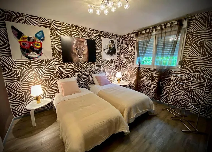 200m2 Avec Piscine Chauffee & & Sauna & Kota-grill