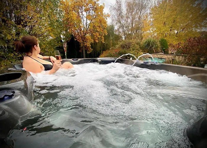 200m2 Avec Piscine Chauffee & & Sauna & Kota-grill Villa *